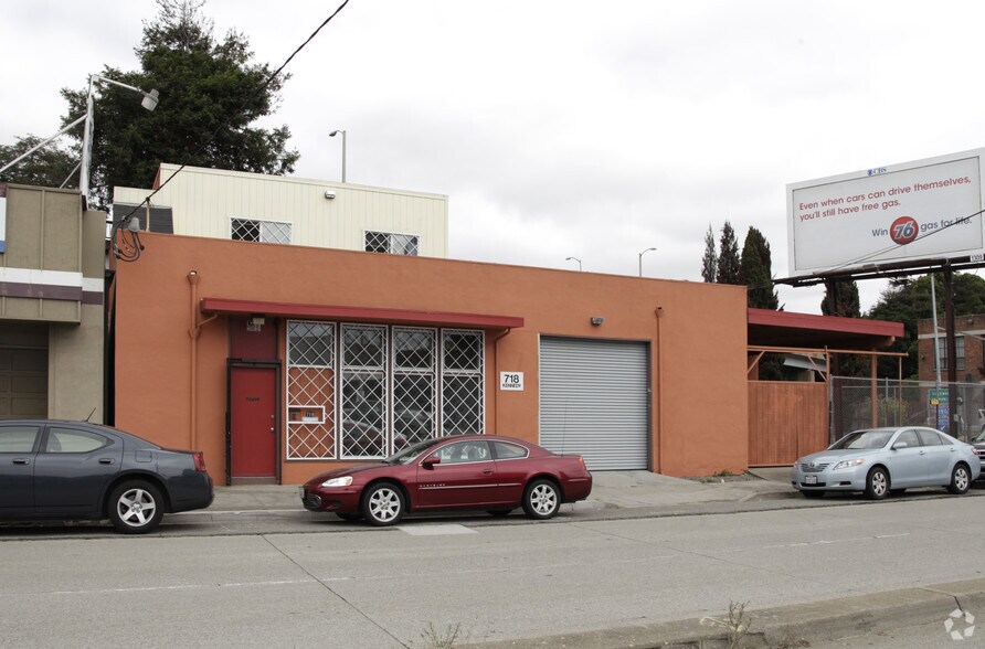 More Photos Of 718 Kennedy St, Oakland Warehouse For Sale
