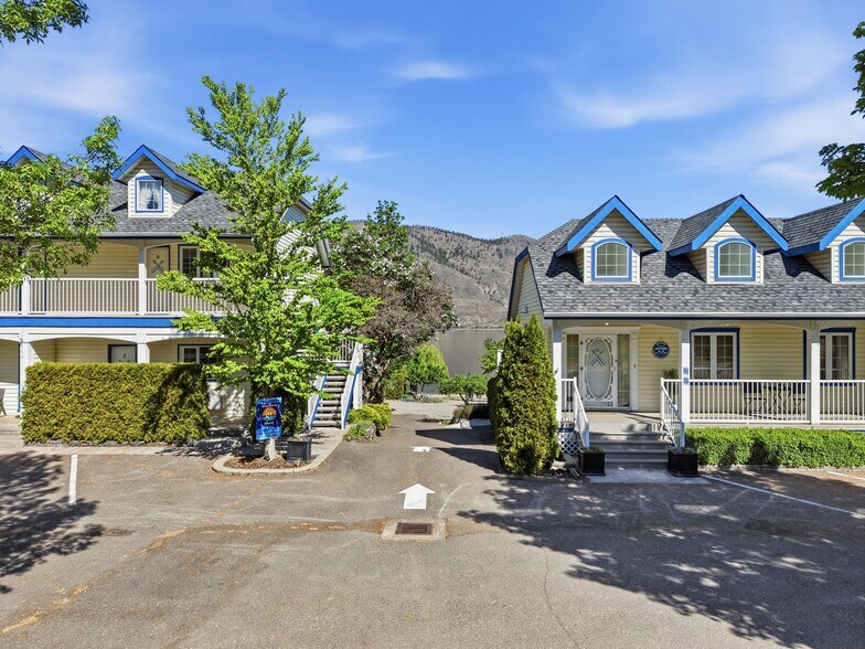 More Photos Of 7001 Savona Access Rd, Thompson-Nicola Hotel For Sale