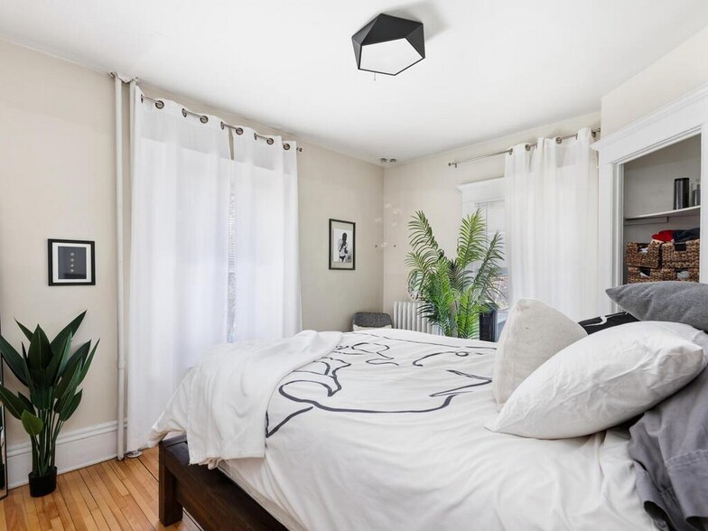 More Photos Of , Minneapolis Unknown For Sale