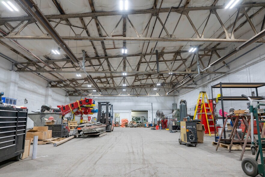 More Photos Of 2424 Columbus Rd, Springfield Warehouse For Sale