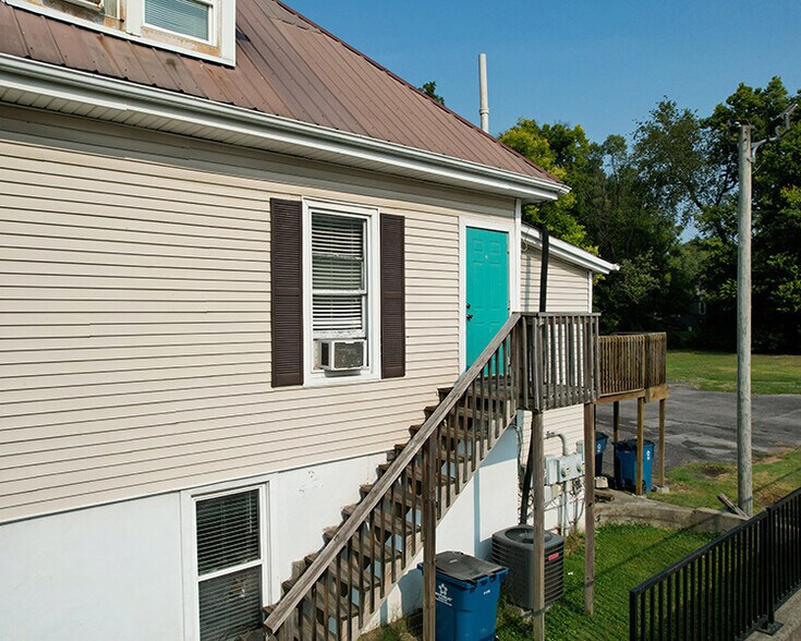 More Photos Of 129 E Main St, Danville Storefront Retail Residential For Sale