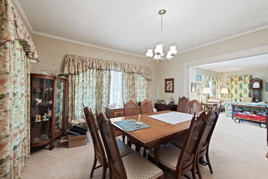 More Photos Of 1556 Highway 29 N, Newnan Office Residential For Sale