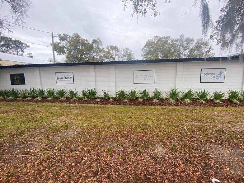 More Photos Of 1002 NW 2nd St, Gainesville Storefront Retail Office For Lease