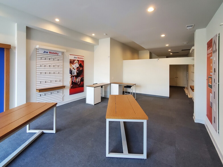 More Photos Of 2351 W North Ave, Chicago Storefront Retail Residential For Lease