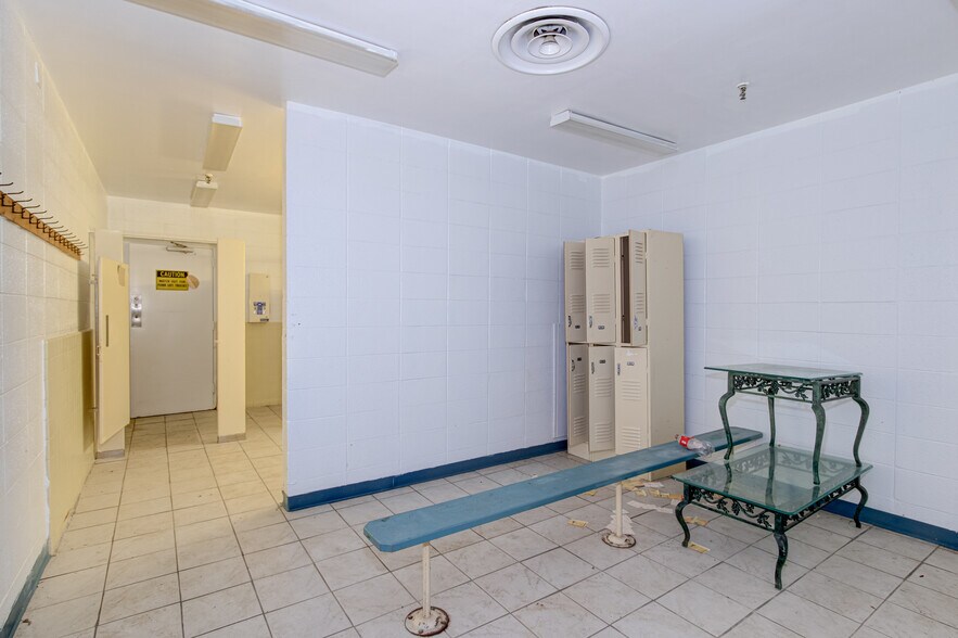 More Photos Of 1664 Sharon Rd, Washington Warehouse For Sale