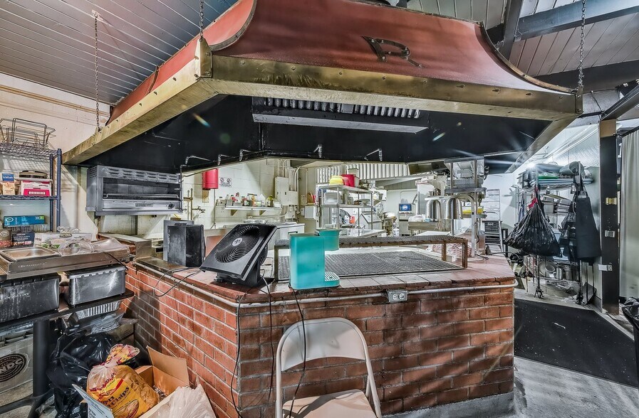 More Photos Of 15028 Hesperian Blvd, San Leandro Freestanding For Sale