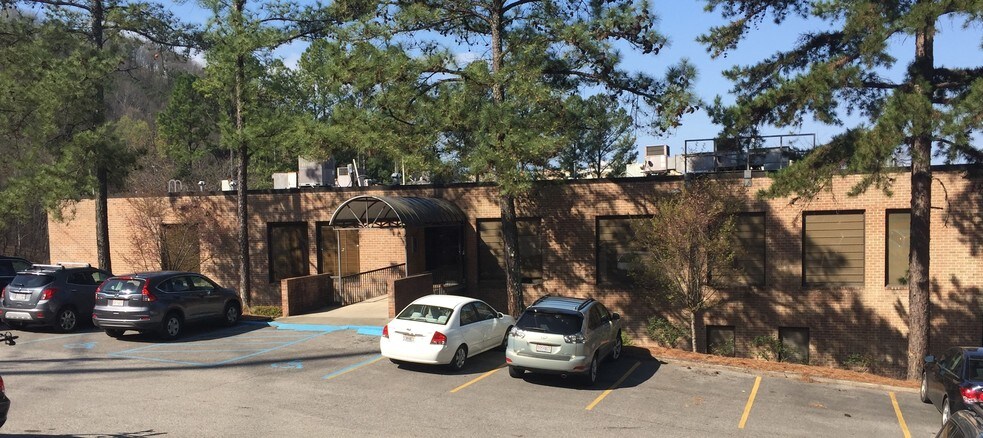 More Photos Of 2045 Brookwood Medical Ctr Dr, Birmingham Office For Sale