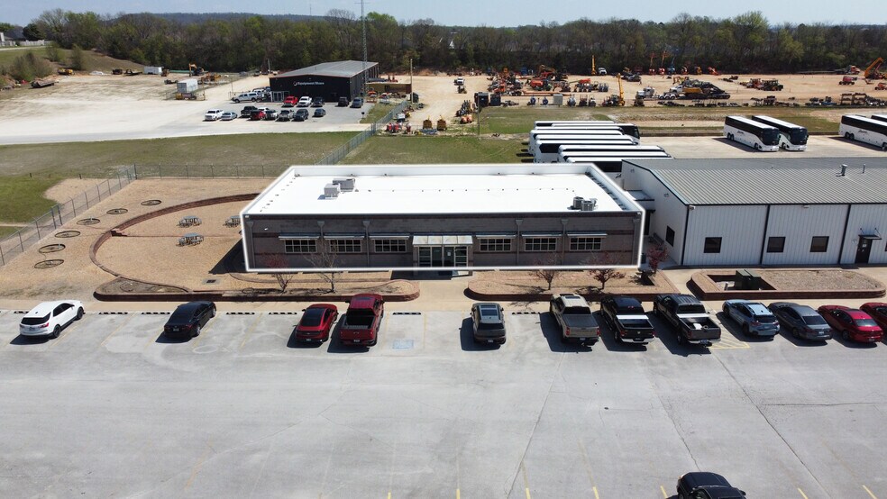 More Photos Of 1695 Electric Ave, Springdale Warehouse For Lease