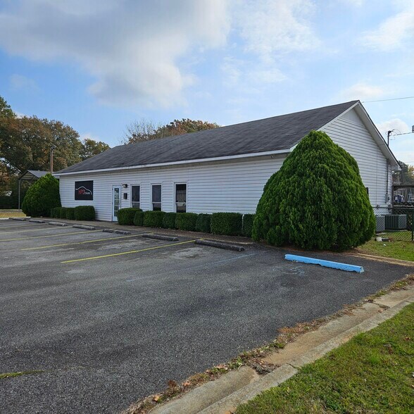 Primary Photo Of 2015 Westmead St SW, Decatur Industrial For Sale
