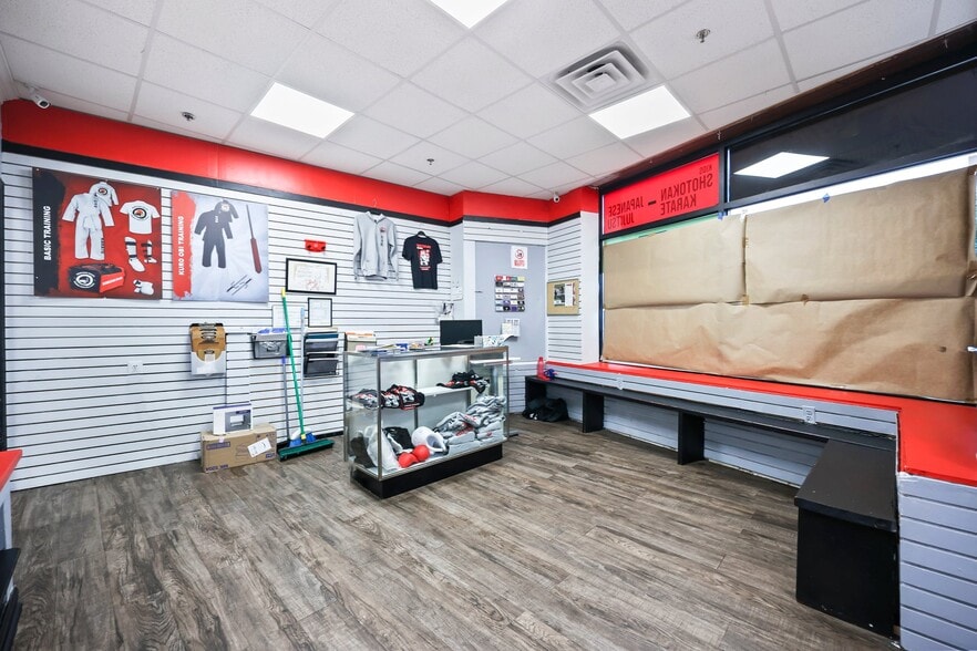 More Photos Of 19 Franklin St, Bloomfield Storefront Retail Office For Sale