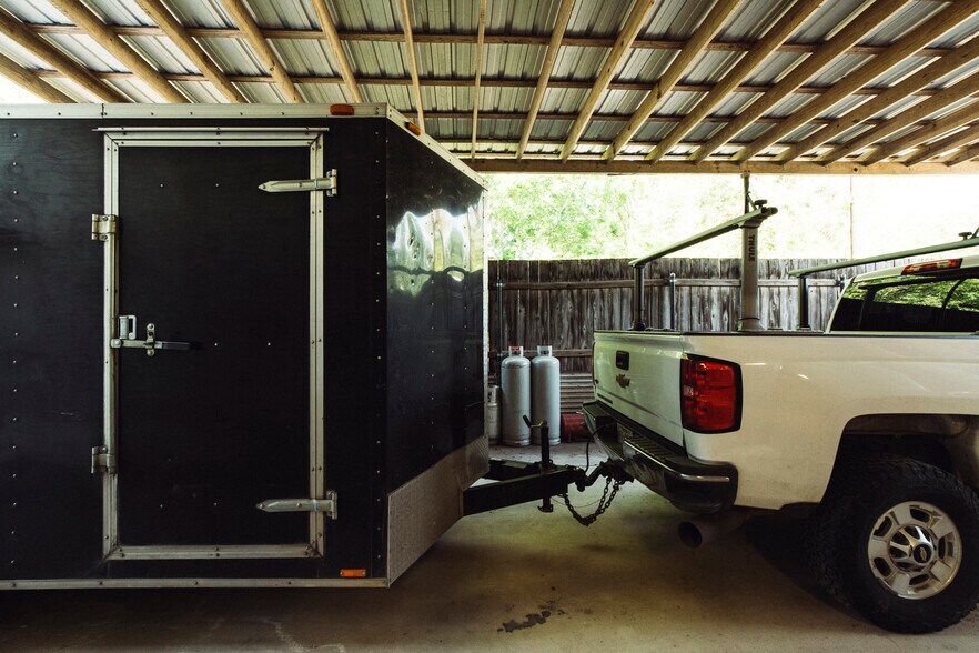 More Photos Of 75 Main St, Maxwell Warehouse For Lease