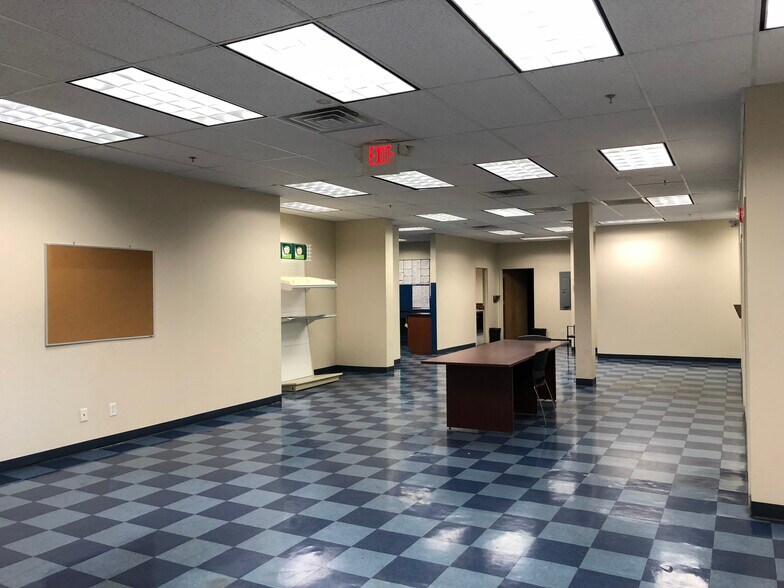 More Photos Of 5 Lexington Ave, East Brunswick Warehouse For Lease