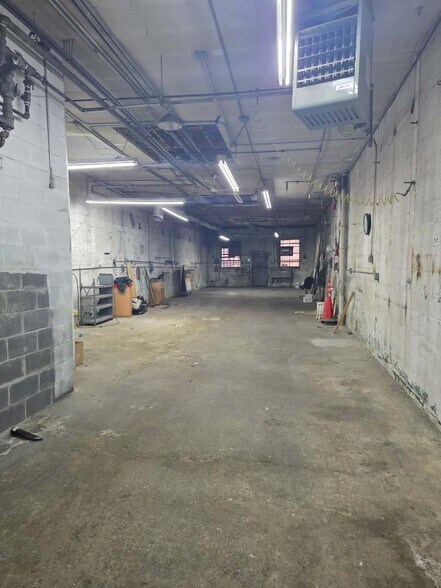 More Photos Of 42-40 Crescent Street, Long Island City General Retail For Lease