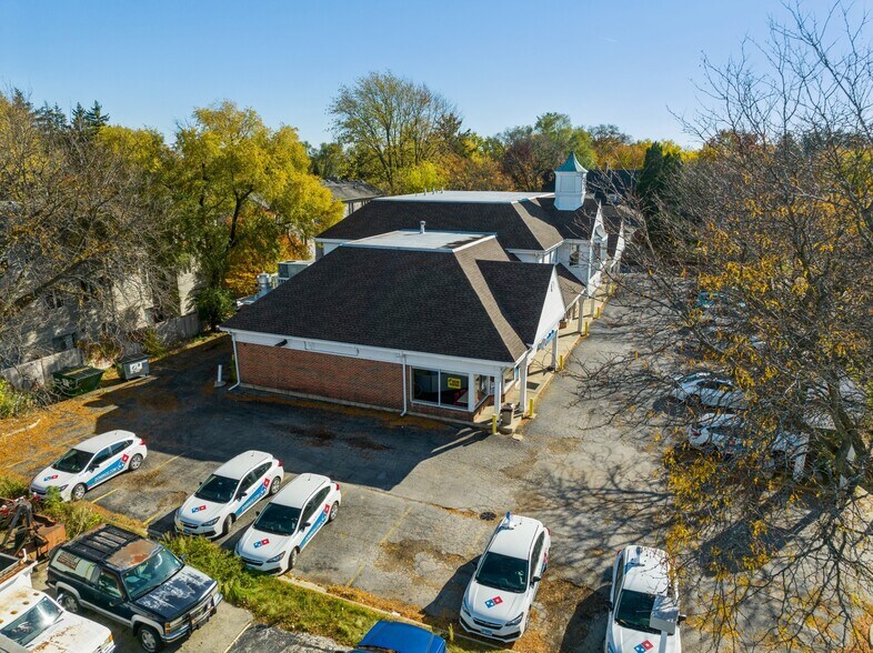 More Photos Of 328-350 Ridge Rd, Wilmette Storefront Retail Office For Lease