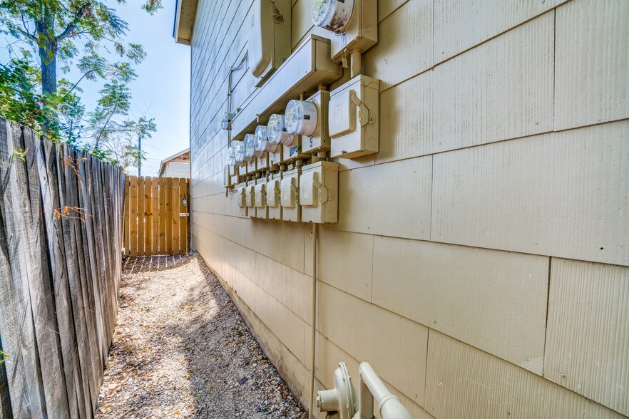 More Photos Of 216 Lucas St, San Antonio Apartments For Sale