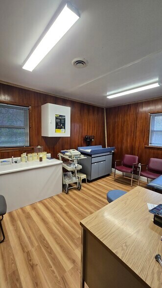 More Photos Of 12655 Seneca Rd, Irving Medical For Sale