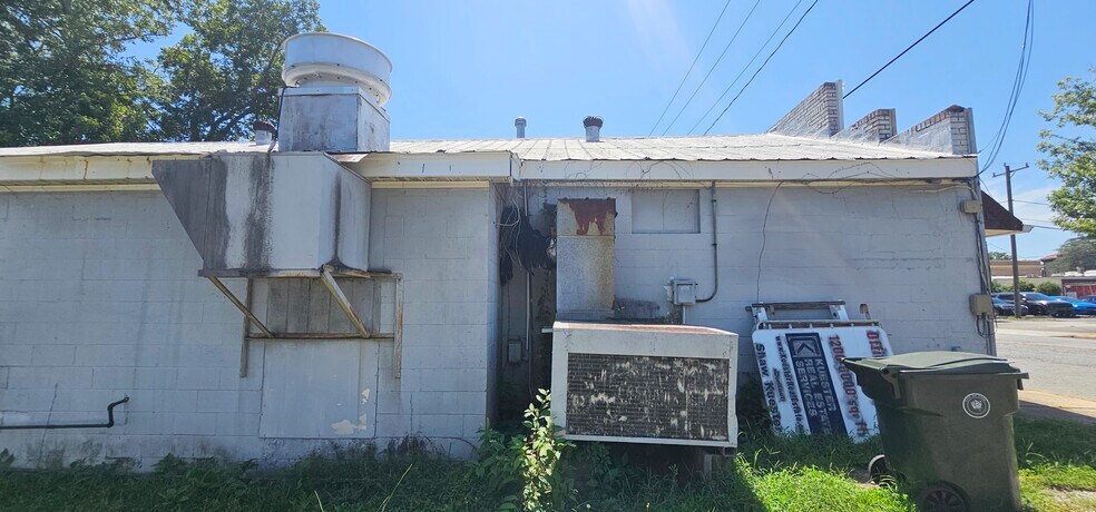 More Photos Of 6 N Roosevelt St, York Restaurant For Sale