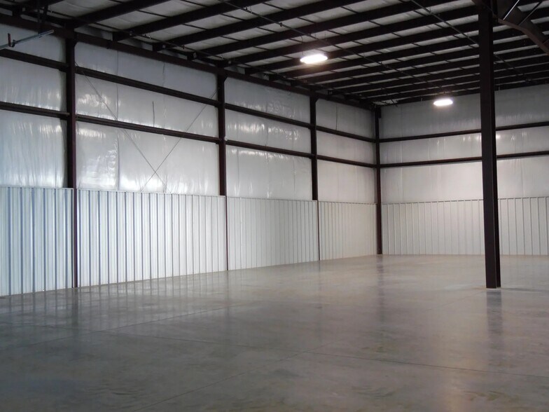 More Photos Of 252 Plemmons Rd, Duncan Unknown For Lease