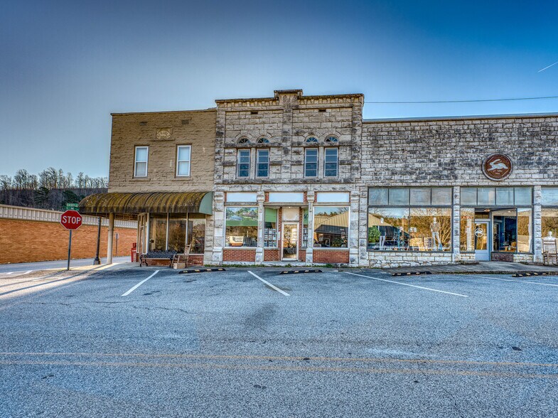 More Photos Of 103 Church St, Jasper Office Residential For Sale