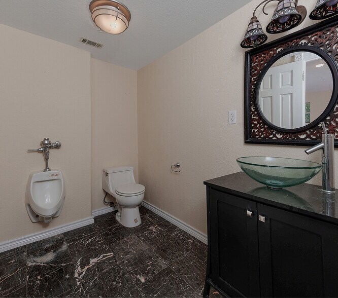 More Photos Of 1231 Pruitt Rd, Spring Office Residential For Sale