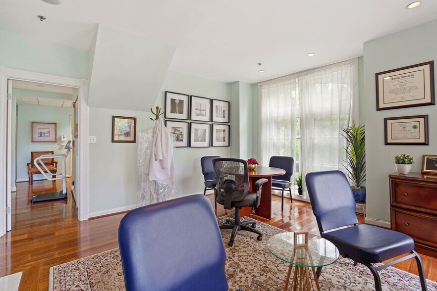 More Photos Of 1011 New Hampshire Ave NW, Washington Office For Lease