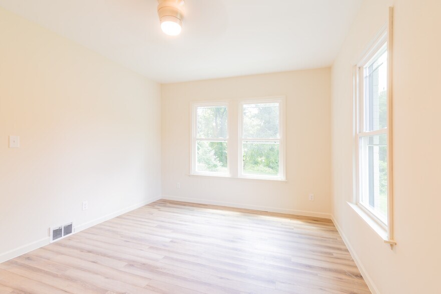 More Photos Of 506 E Marion St, Shelby Apartments For Sale