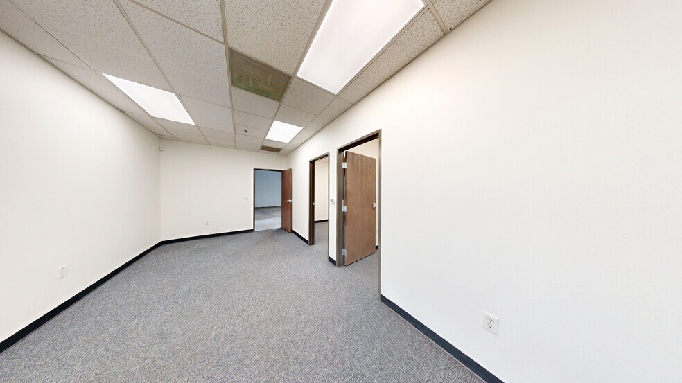 More Photos Of 10 Greg St, Sparks Warehouse For Lease