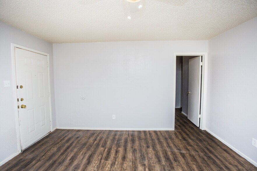 More Photos Of 7410 Quaker Ave, Lubbock Apartments For Sale