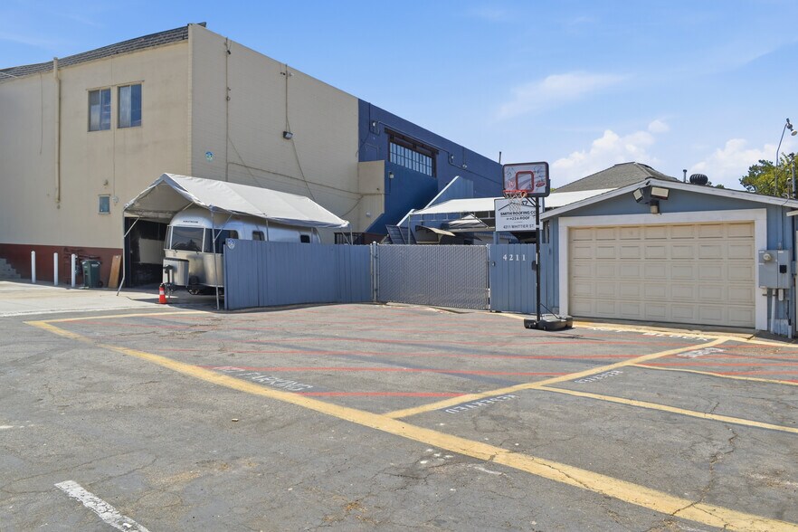 More Photos Of , San Diego General Retail For Sale