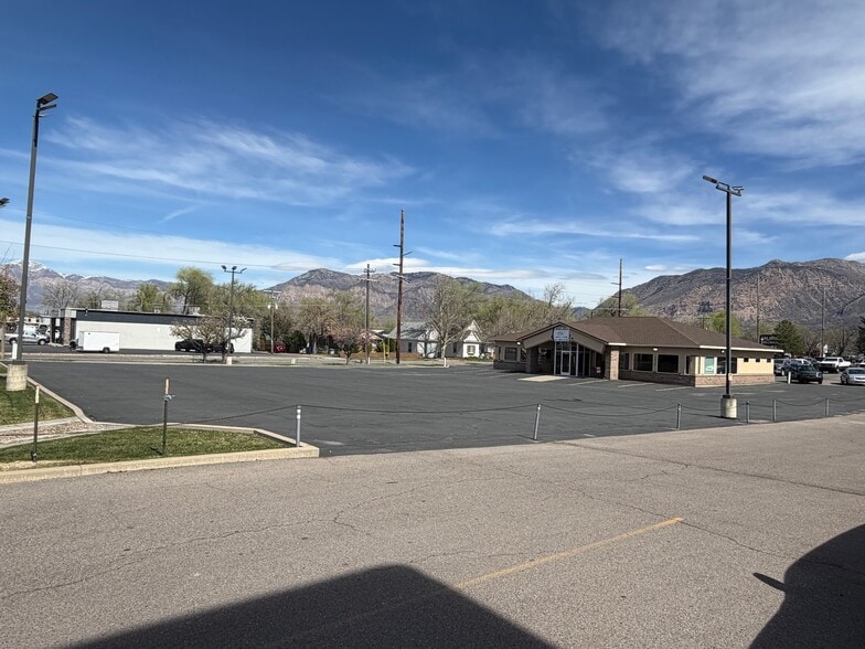 More Photos Of 3312 Wall Ave, Ogden Auto Dealership For Lease