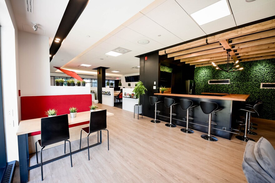 More Photos Of 2727 Rue Saint-Patrick, Montréal Coworking Space