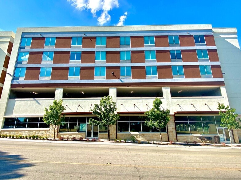 More Photos Of 3008 W Lancaster Ave, Fort Worth Storefront Retail Residential For Lease