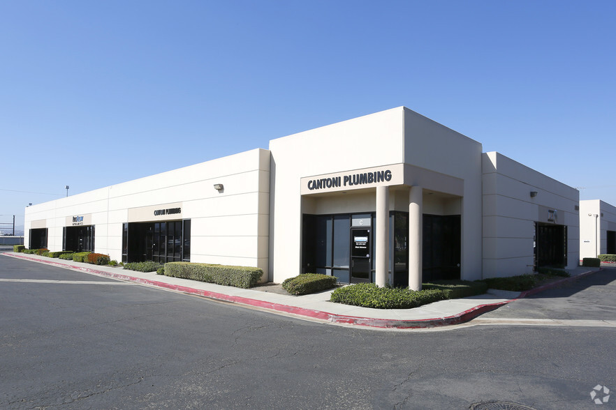 More Photos Of 350 S Maple St, Corona Unknown For Lease