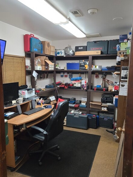 More Photos Of 2671 Seneca St, West Seneca Auto Repair For Sale