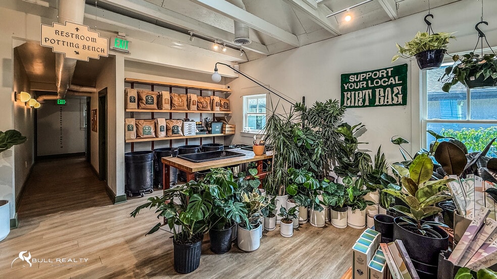 More Photos Of 1336 Glenwood Ave, Atlanta Restaurant For Sale