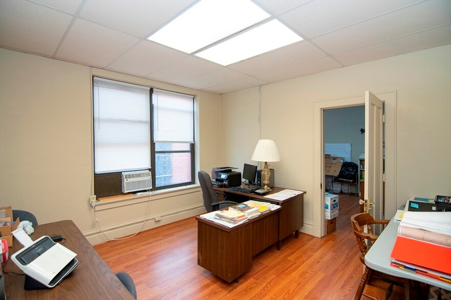 More Photos Of 207 S Heber St, Beckley Office For Sale