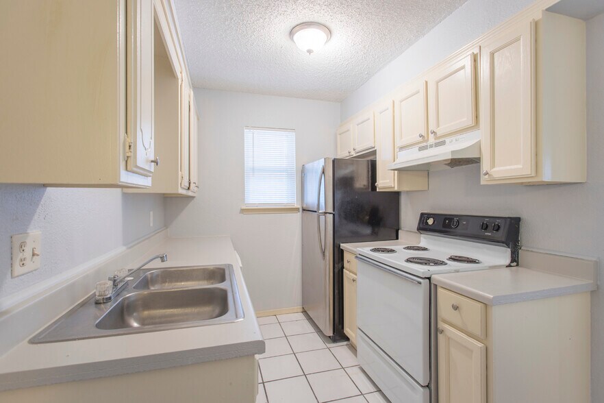 More Photos Of 735 NW 30th St, Oklahoma City Apartments For Sale