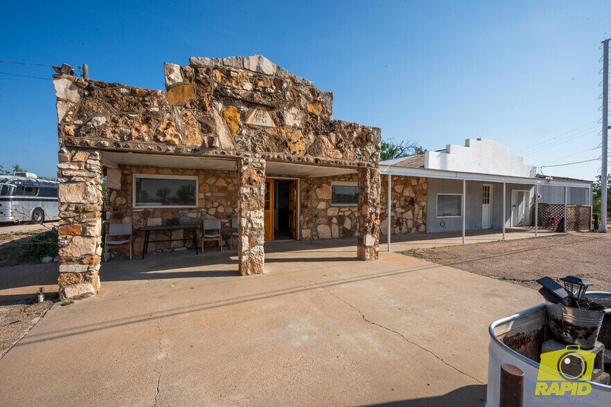 More Photos Of 425 Highland Park, Robert Lee Flex For Sale