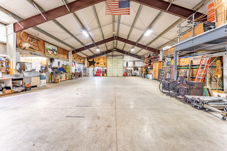 More Photos Of 30046 Federal Ln, Eugene Warehouse For Sale