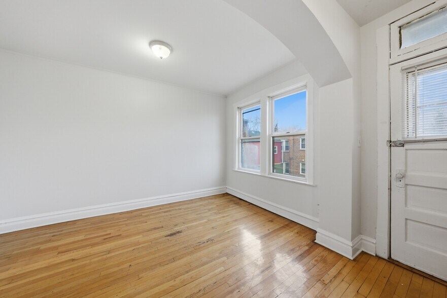 More Photos Of 2119 S 51st Ave, Cicero Apartments For Sale