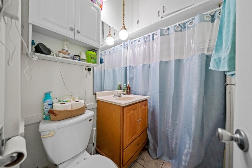 More Photos Of 6058 S Massasoit Ave, Chicago Apartments For Sale