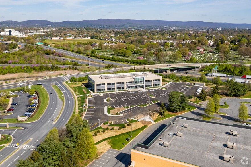 More Photos Of 7100 Guilford Dr, Frederick Office For Lease
