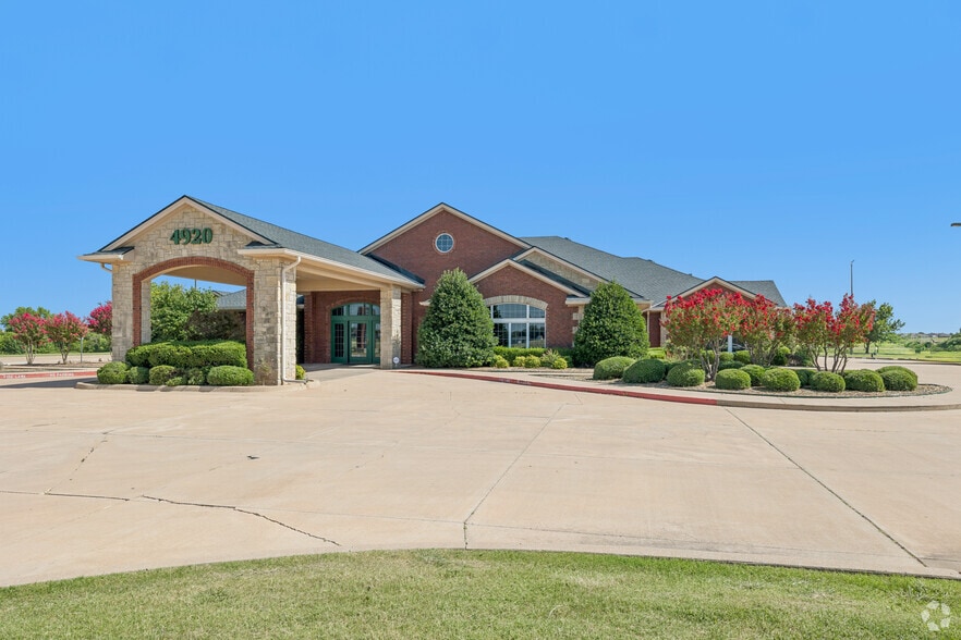 Primary Photo Of 4920 SW Lee Blvd, Lawton Medical For Lease