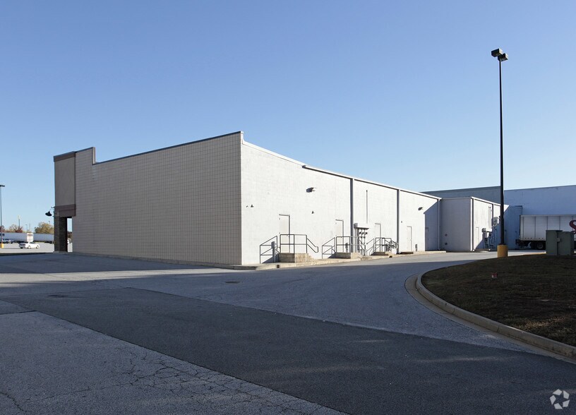 More Photos Of 955-1063 Bullsboro Dr, Newnan Unknown For Lease