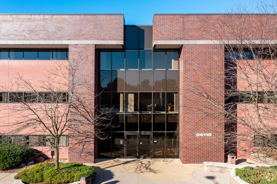 More Photos Of 34119 W 12 Mile Rd, Farmington Hills Loft Creative Space For Lease