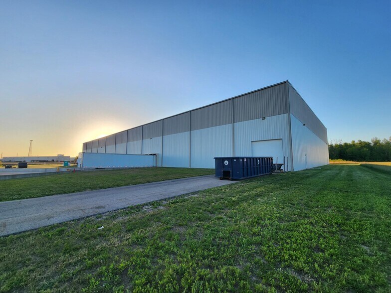More Photos Of 6013 Elsner Dr, Seymour Warehouse For Sale