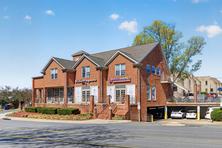 More Photos Of 1400 Chain Bridge Rd, McLean Storefront For Lease