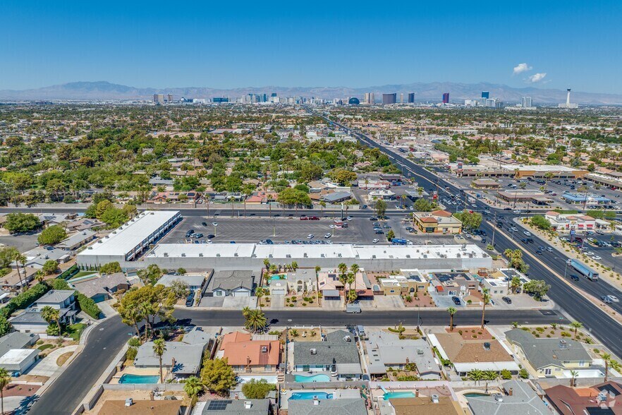 More Photos Of 4130-4180 S Sandhill Rd, Las Vegas Storefront For Lease