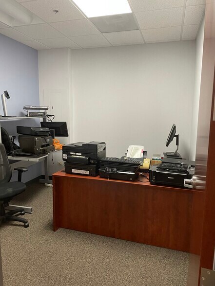More Photos Of 4200 Cantera Dr, Warrenville Office For Sale