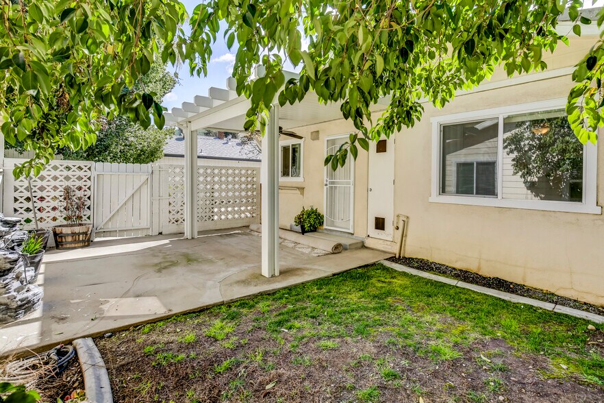 More Photos Of 2371 Mentone Ave, Mentone Apartments For Sale
